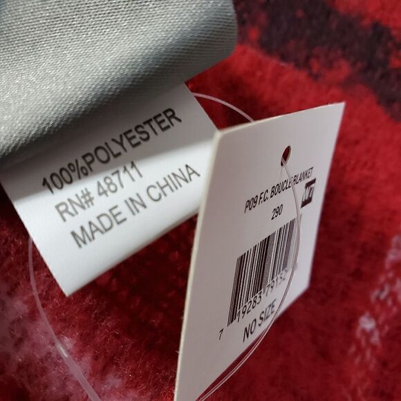 Womens Red Plaid Boucle Blanket Scarf Style & Wear - Picture 8 of 8